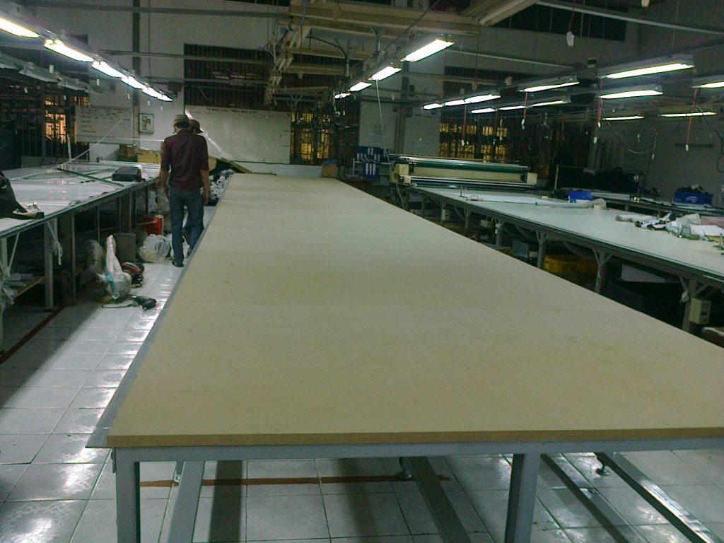 Lắp ráp bàn cắt vải tại KCN Tân Đức Long An
